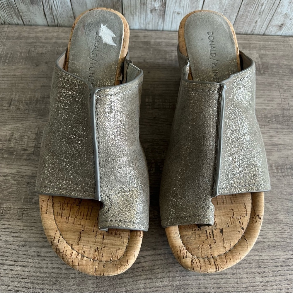 Donald J. Pliner Women's Metallic Wedge Sandals 7.5